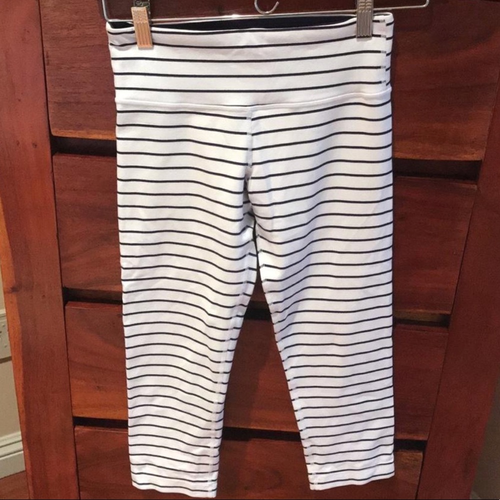 LULULEMON RARE QUIET STRIPE CROP LEGGINGS 4 VEUC - Picture 1 of 4